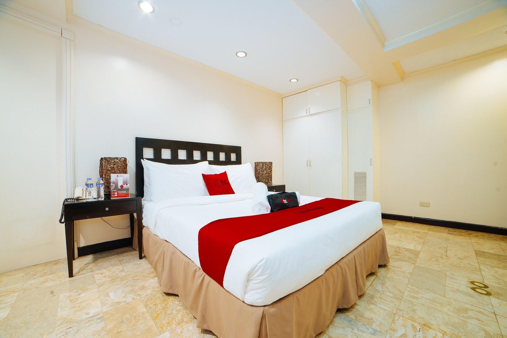 Reddoorz Premium Near Greenbelt Makati - Vaccinated Staff Makati City Exterior foto