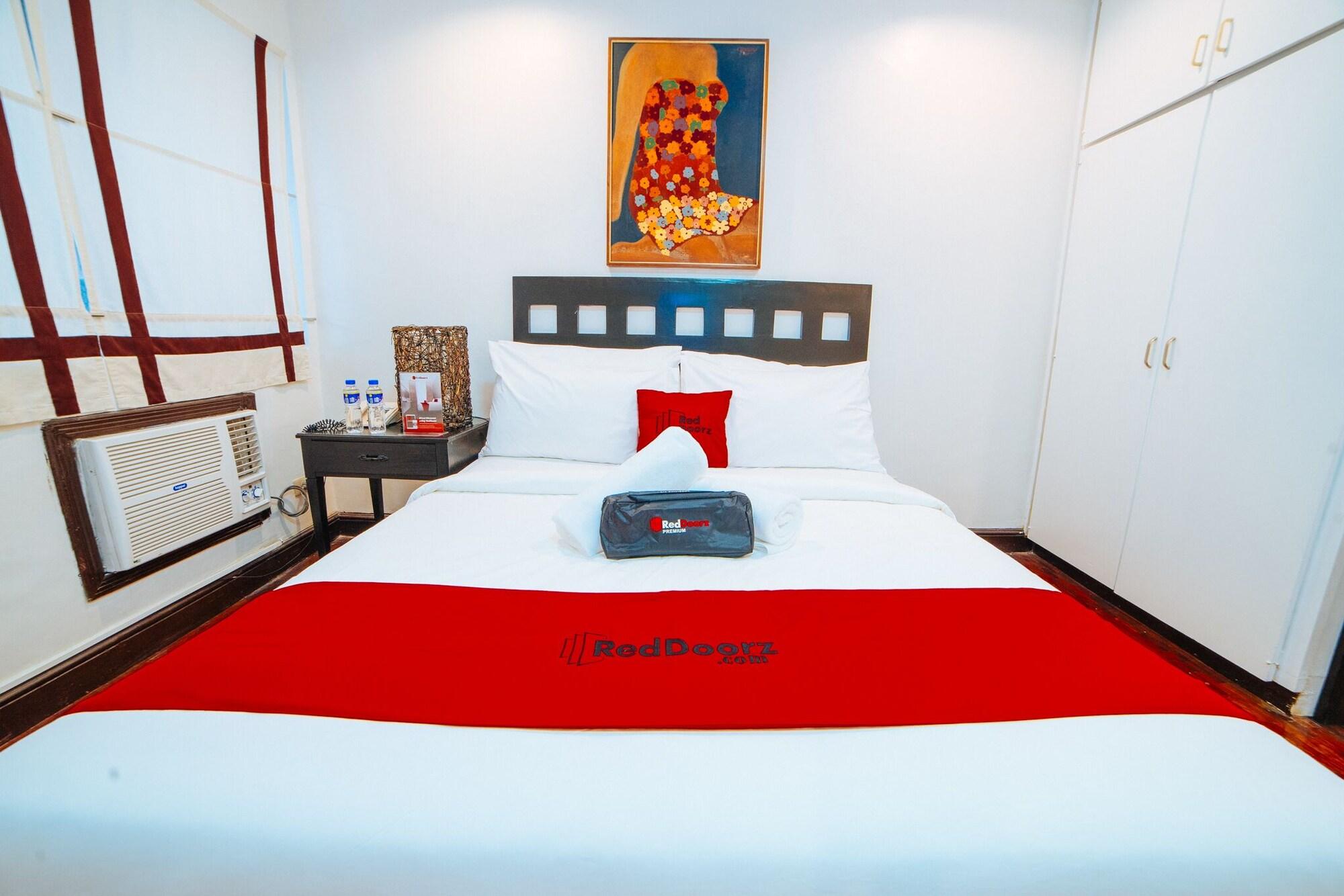 Reddoorz Premium Near Greenbelt Makati - Vaccinated Staff Makati City Exterior foto