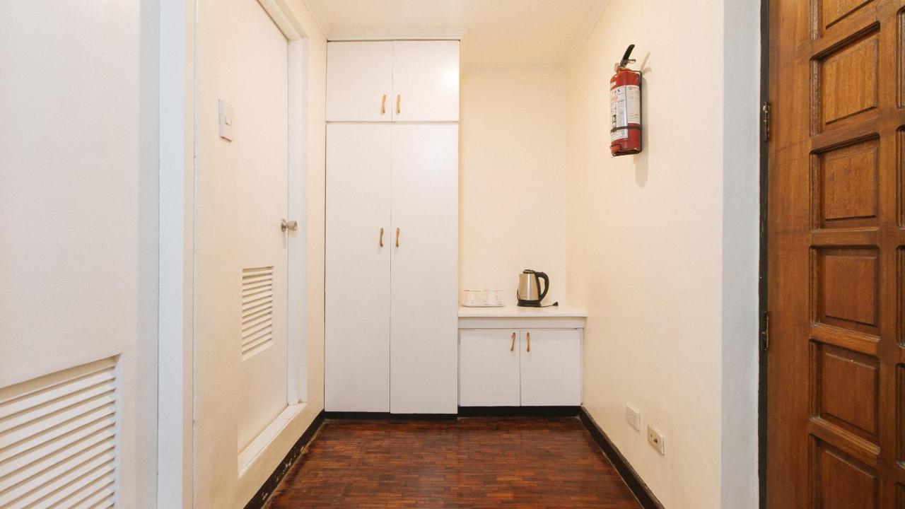 Reddoorz Premium Near Greenbelt Makati - Vaccinated Staff Makati City Exterior foto
