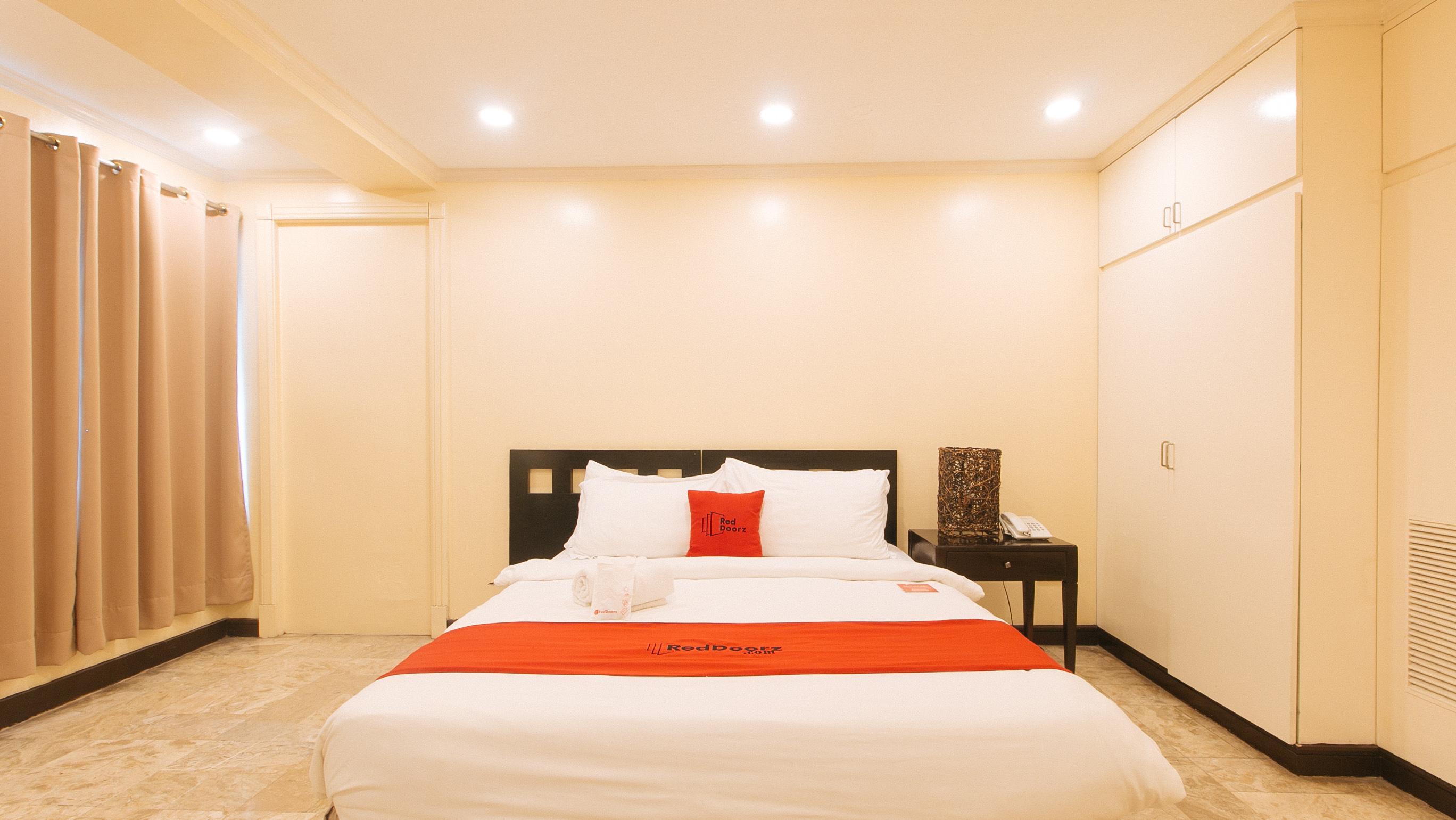 Reddoorz Premium Near Greenbelt Makati - Vaccinated Staff Makati City Exterior foto