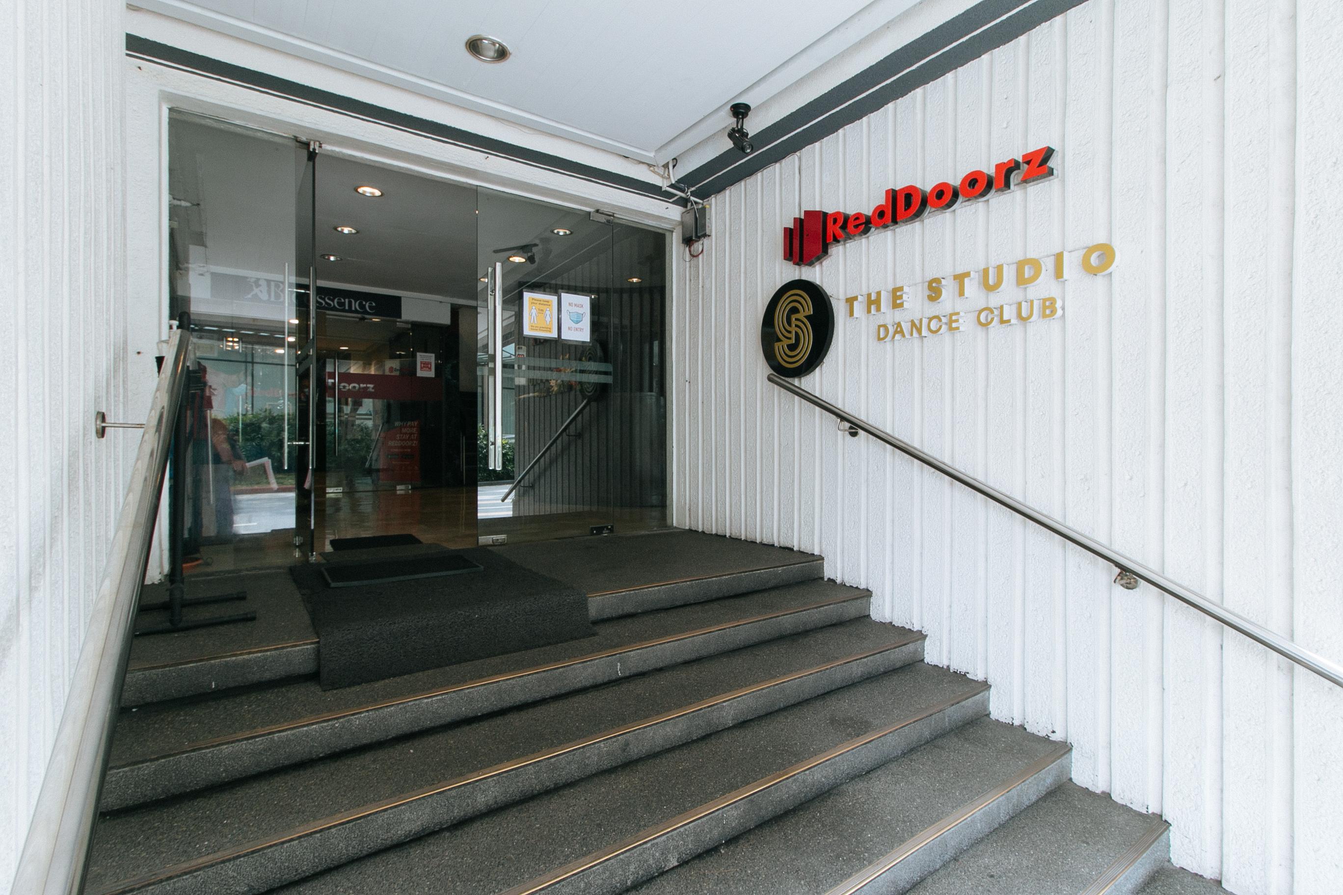 Reddoorz Premium Near Greenbelt Makati - Vaccinated Staff Makati City Exterior foto