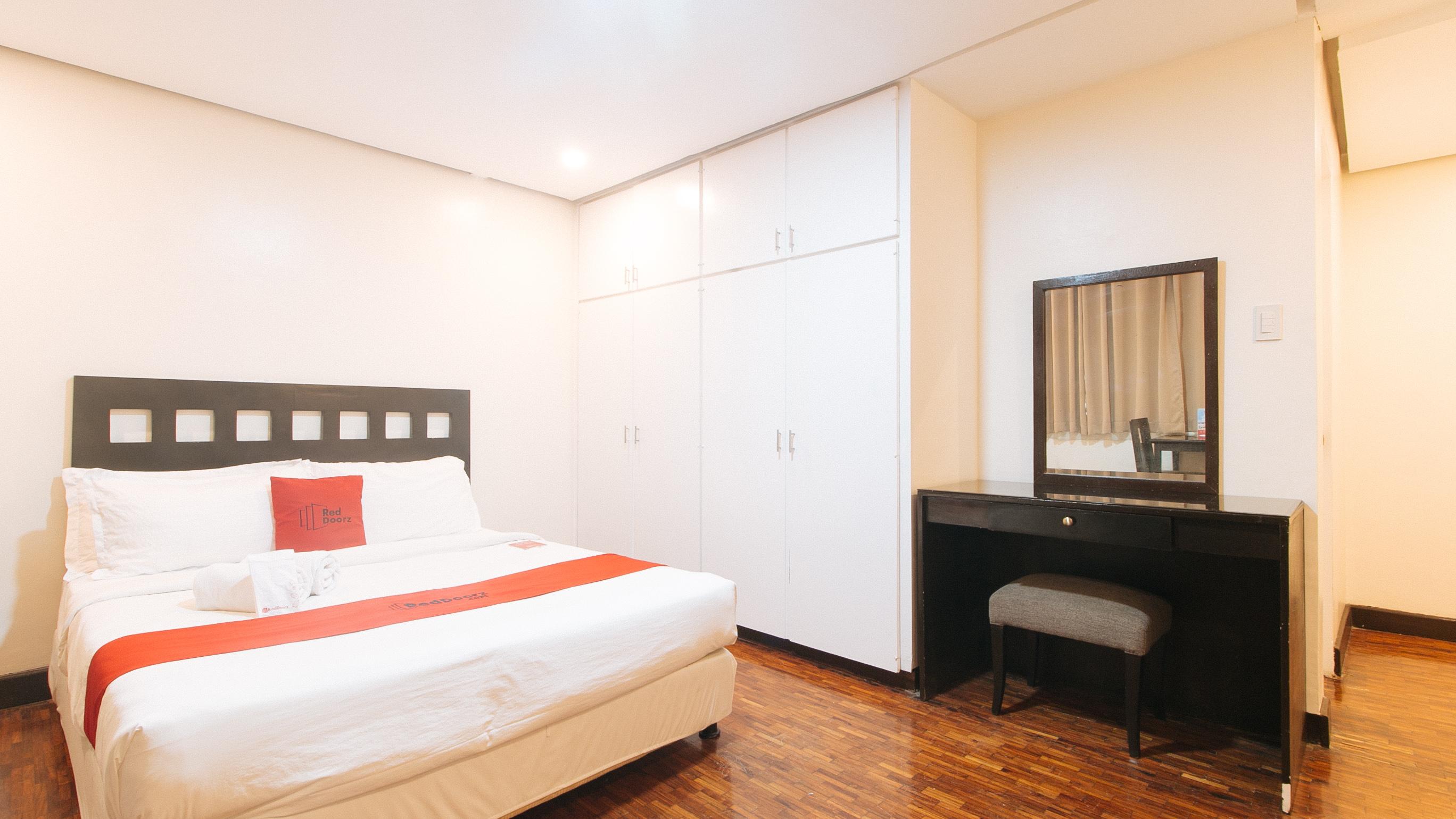 Reddoorz Premium Near Greenbelt Makati - Vaccinated Staff Makati City Exterior foto