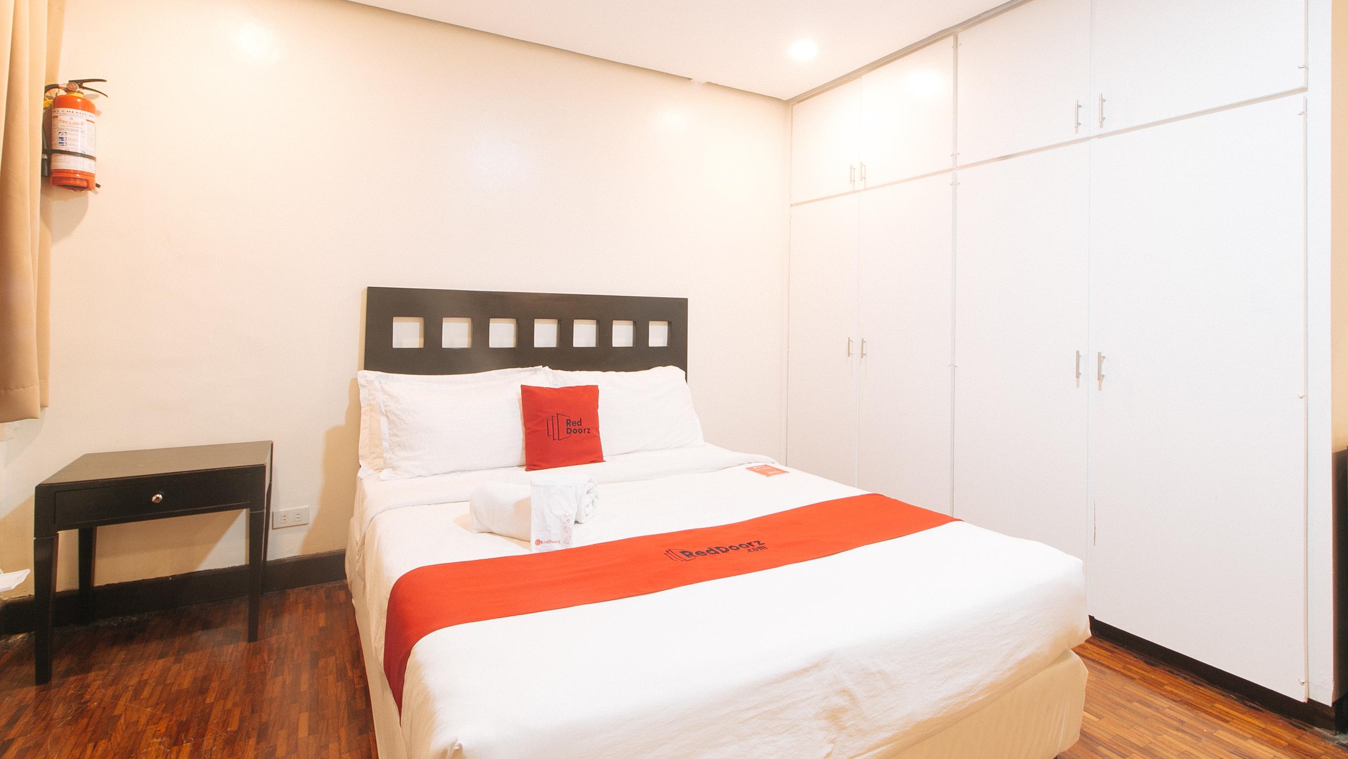 Reddoorz Premium Near Greenbelt Makati - Vaccinated Staff Makati City Exterior foto