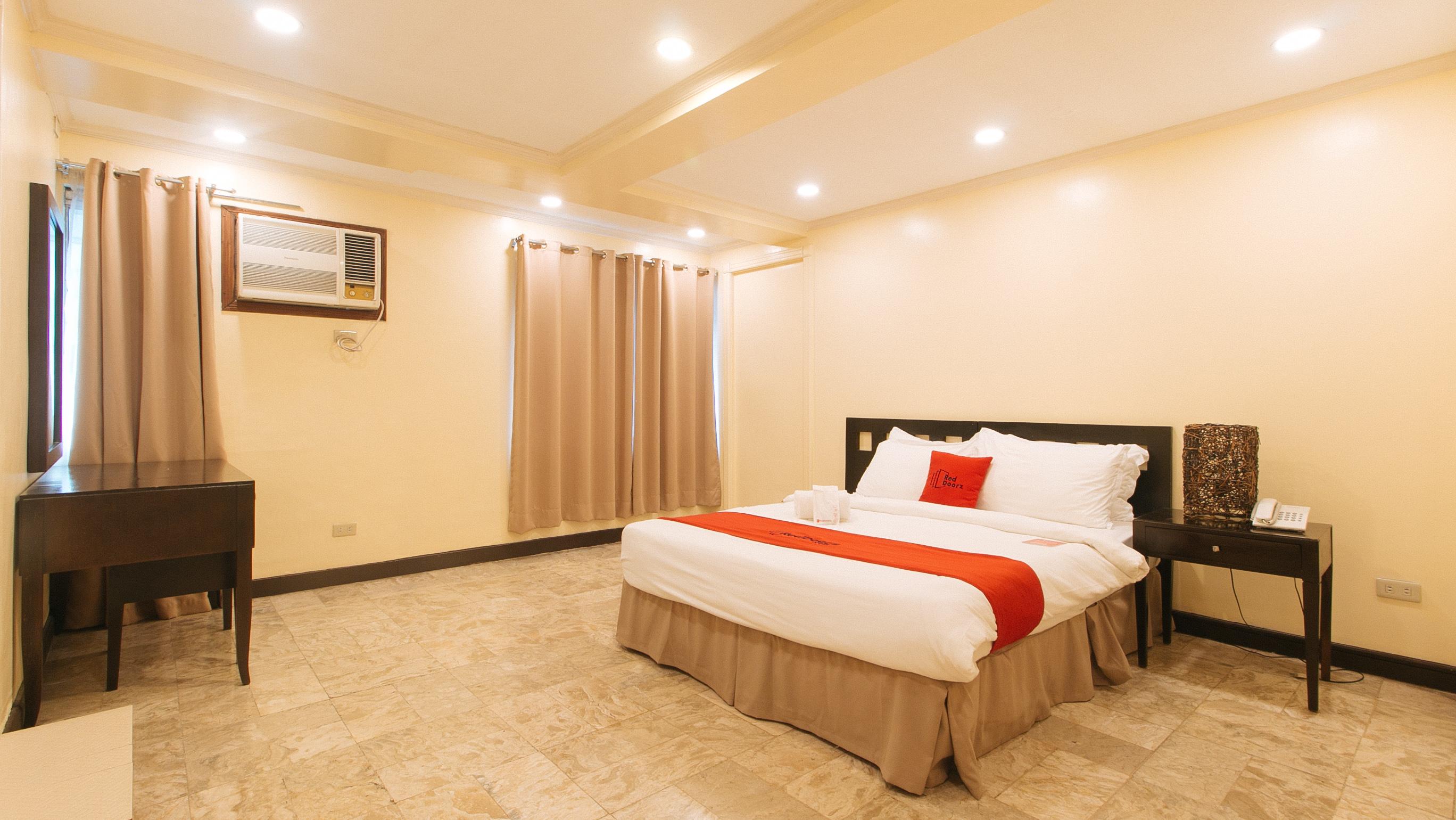 Reddoorz Premium Near Greenbelt Makati - Vaccinated Staff Makati City Exterior foto